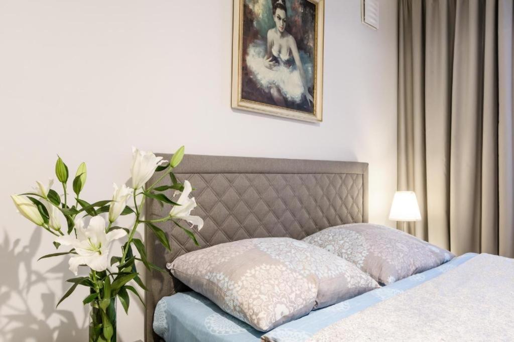 Nr 1 Europa22 Centrum Apartment Old Town Warsaw Stare Miasto Historyczna Kamienica Umiejscowiona W Zabytkowej Czesci Warszawy Obok Parku Multimedialnego I Barbakanu Parking 24H Sniadanie Opcjonaln Breakfast Optional Check In From 14 Pm Parter Ground מראה חיצוני תמונה