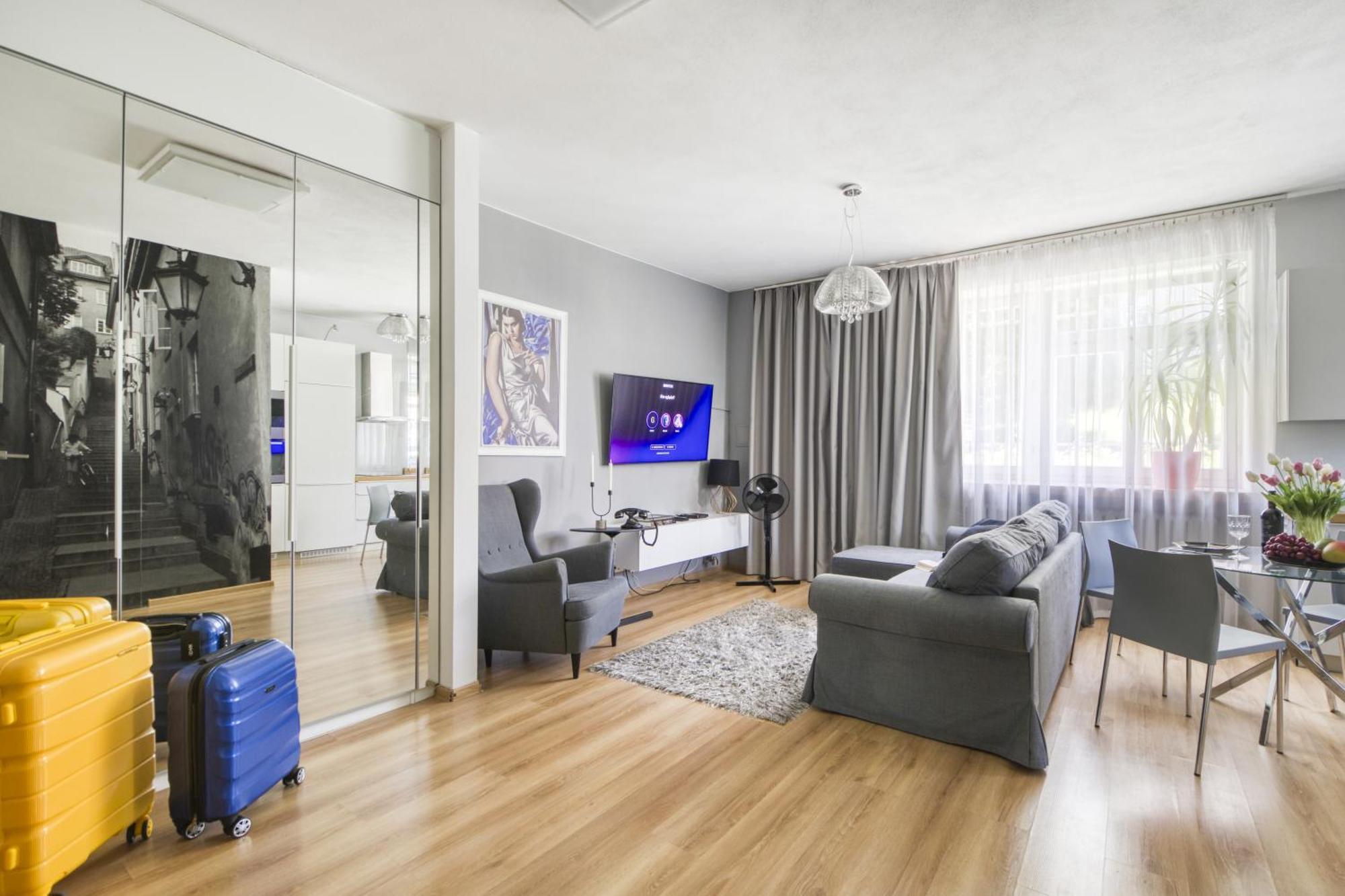 Nr 1 Europa22 Centrum Apartment Old Town Warsaw Stare Miasto Historyczna Kamienica Umiejscowiona W Zabytkowej Czesci Warszawy Obok Parku Multimedialnego I Barbakanu Parking 24H Sniadanie Opcjonaln Breakfast Optional Check In From 14 Pm Parter Ground מראה חיצוני תמונה