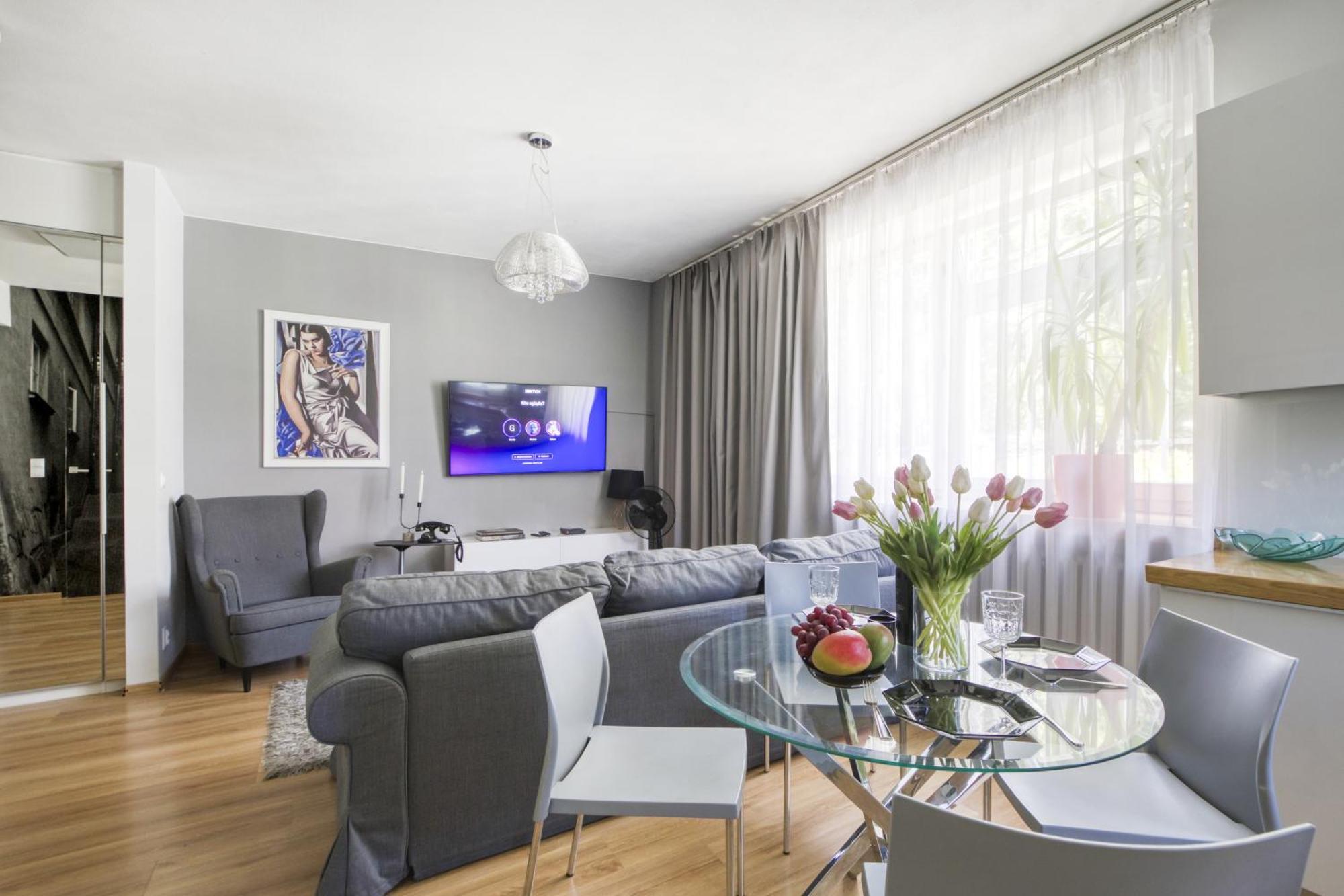 Nr 1 Europa22 Centrum Apartment Old Town Warsaw Stare Miasto Historyczna Kamienica Umiejscowiona W Zabytkowej Czesci Warszawy Obok Parku Multimedialnego I Barbakanu Parking 24H Sniadanie Opcjonaln Breakfast Optional Check In From 14 Pm Parter Ground מראה חיצוני תמונה