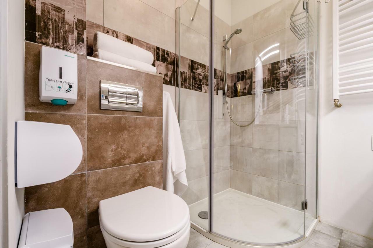 Nr 1 Europa22 Centrum Apartment Old Town Warsaw Stare Miasto Historyczna Kamienica Umiejscowiona W Zabytkowej Czesci Warszawy Obok Parku Multimedialnego I Barbakanu Parking 24H Sniadanie Opcjonaln Breakfast Optional Check In From 14 Pm Parter Ground מראה חיצוני תמונה