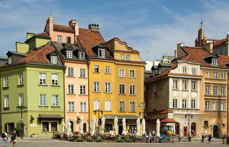 Nr 1 Europa22 Centrum Apartment Old Town Warsaw Stare Miasto Historyczna Kamienica Umiejscowiona W Zabytkowej Czesci Warszawy Obok Parku Multimedialnego I Barbakanu Parking 24H Sniadanie Opcjonaln Breakfast Optional Check In From 14 Pm Parter Ground מראה חיצוני תמונה